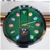 Image 2 : 2 Cues + Billiards Clock