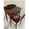 Image 2 : Small Vintage Desk