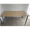 Image 1 : Ikea Table
