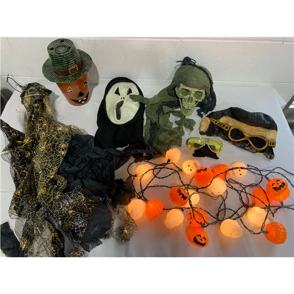 Haloween Décor and Costume Acessories Lot