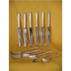 Oneida Heirloom Berkley Square Silverware #1935#2369625