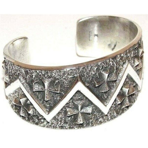 Navajo Kevin Yazzie Cuff Bracelet Tufa Cast Cross