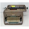 Image 1 : VINTAGE UNDERWOOD TYPEWRITER MODE 150