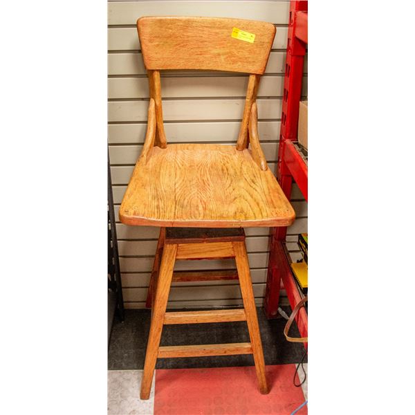 ANTIQUE SOLID OAK DRAFTERS SWIVEL STOOL
