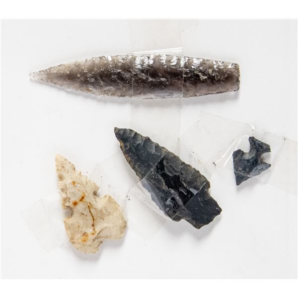 FOUR ANTIQUE INDIGENOUS ARROW HEADS