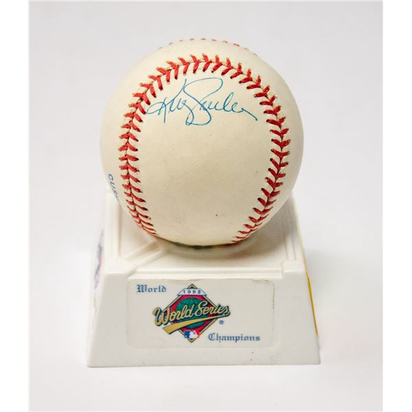 AUTOGRAPHED KELLY GRUBER BASEBALL WORKD SERIES 92