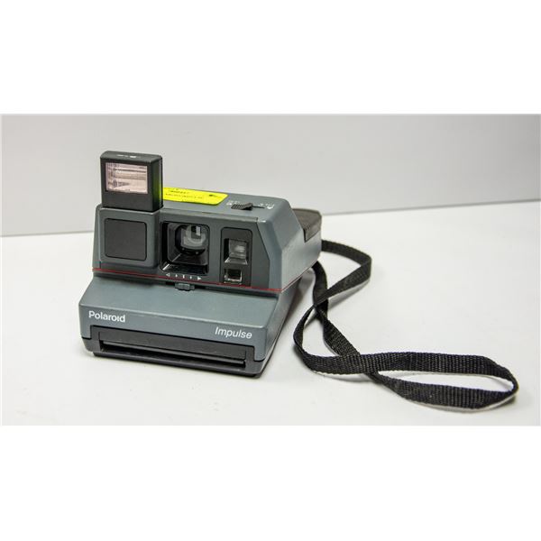 VINTAGE POLAROID IMPULSE CAMERA