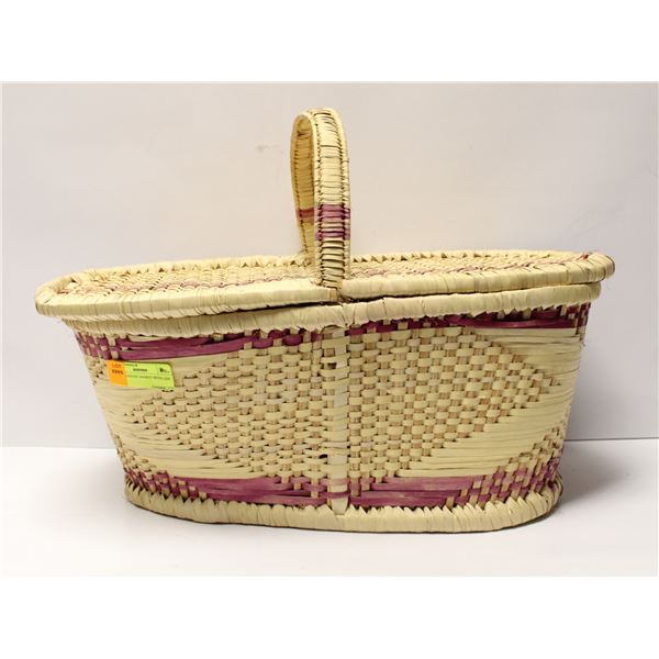 WICKER PICNIC BASKET WITH LIDS