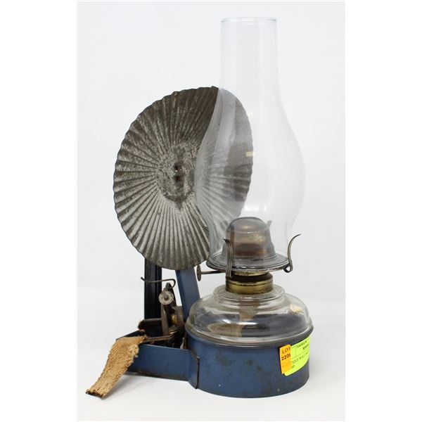 ANTIQUE WALL MOUNT GLASS OIL LAMP