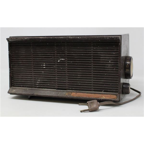 1950S BROWN PLASTIC RADIO WORKS