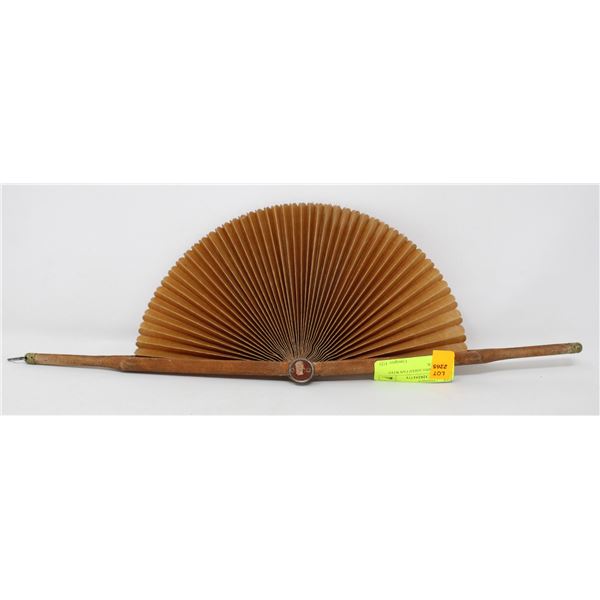 1800S FOLDING ASIAN FAN WITH CLASP LOCK