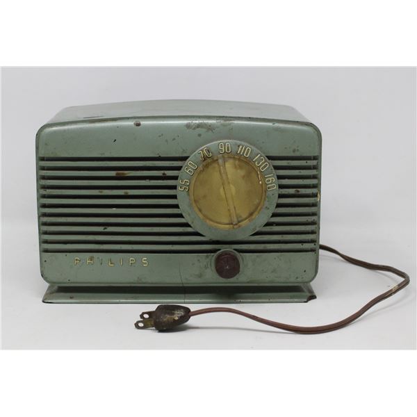 1940S GREEN BAKELITE PHILPS RADIO