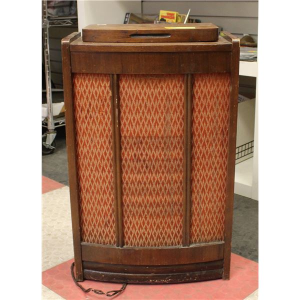 1946 ROGERS MAJESTIC FLOOR MODEL RADIO