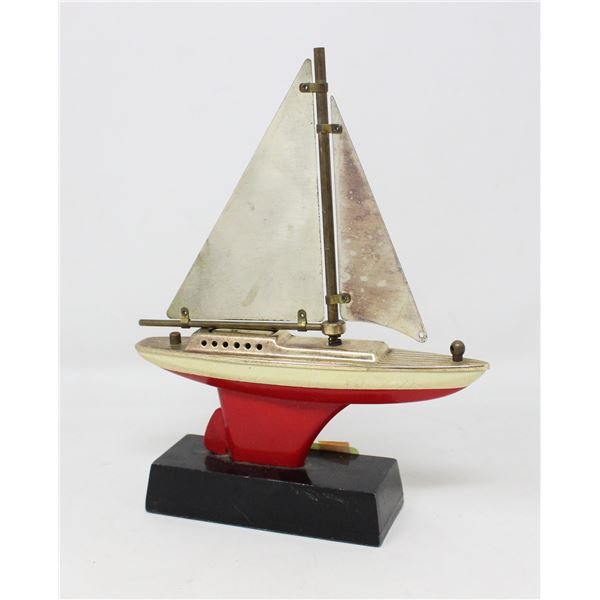 VINTAGE NOVELTY BOAT LIGHTER