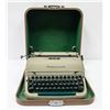 Image 1 : 1940S REMINGTON QUIET RIDER TYPEWRITER W CASE