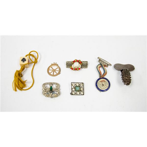 LOT OF ASSORTED KEEPSAKES AND PINS