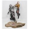 Image 1 : HAND PAINTED 1/6 SCALE VAMPIRE AND SOLDIER STATUE
