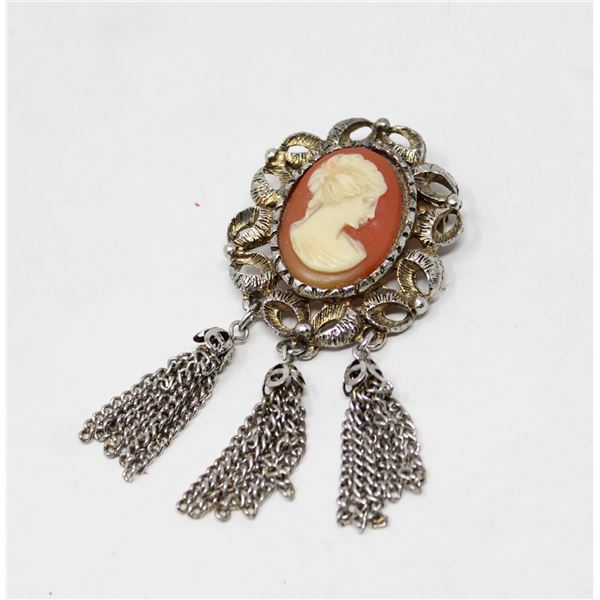 VINTAGE CAMEO BROOCH
