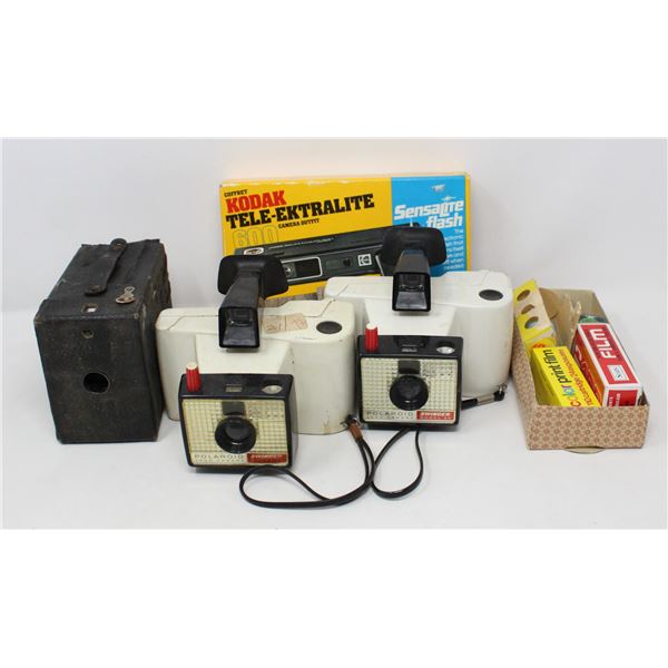LOT OF VINTAGE CAMERAS