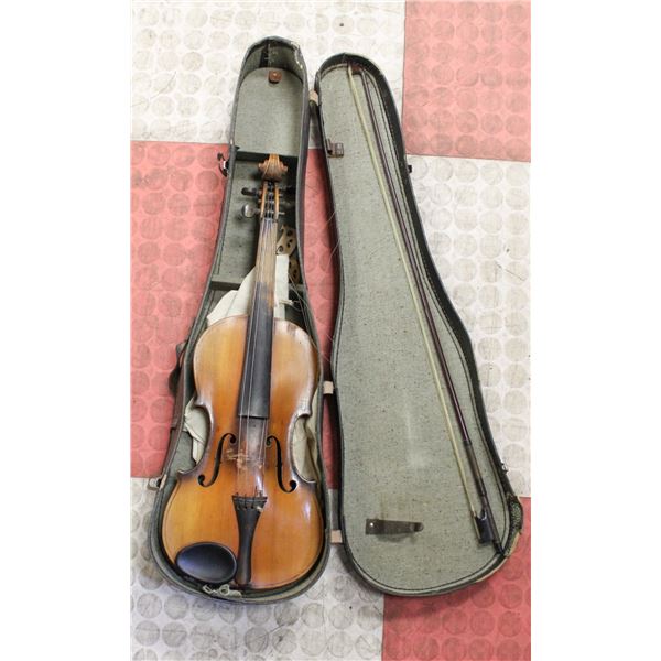 ANTIQUE VIOLIN WITH CASE
