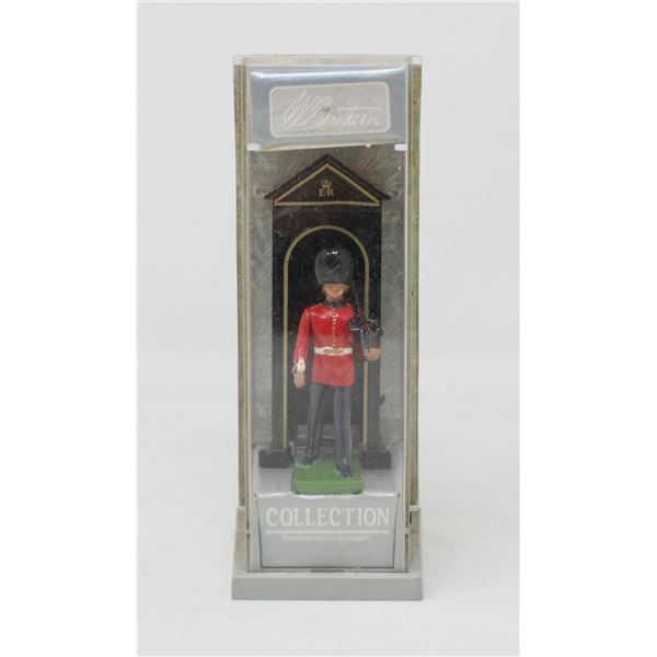 VINTAGE BRITAINS METAL SOLDIER OF GUARD & STATION