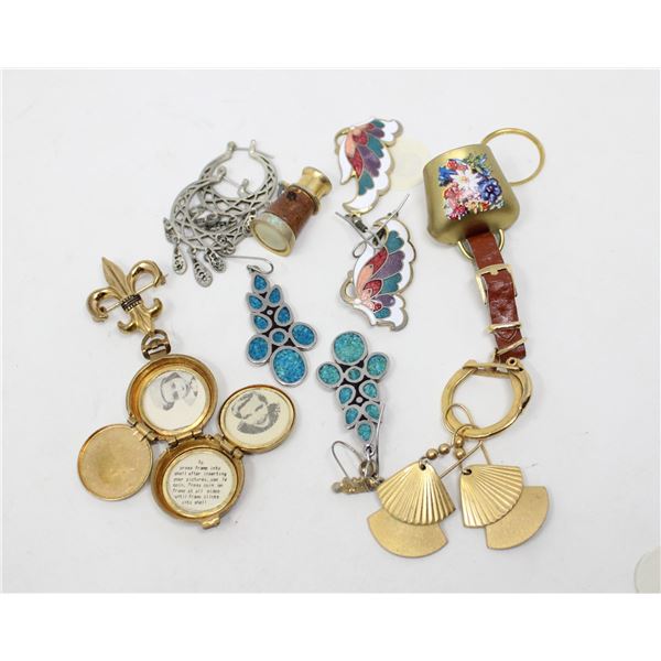 ASSORTED VINTAGE JEWELLERY