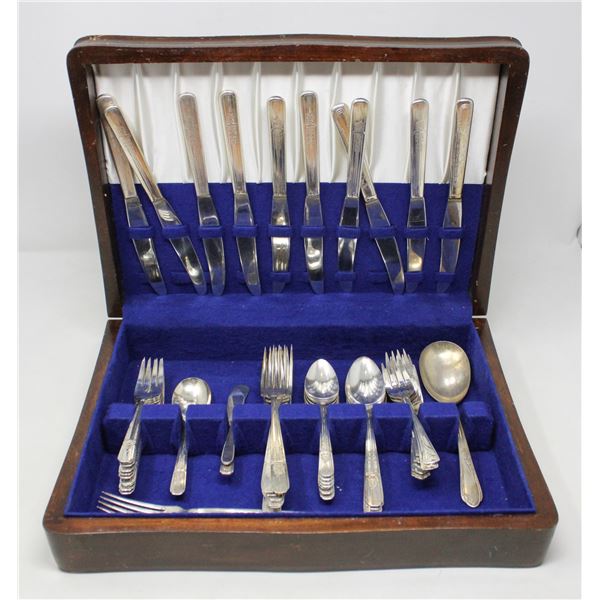 SILVER ROGERS CUTLERY BOXED SET