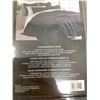 Image 2 : DKNY Standard/Queen Sham (20in x 30in)