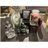Image 2 : 8 Piece Assorted lot of knick knacks