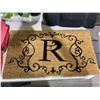 Image 1 : "R" Doormat