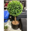 Image 1 : Small Table Top Faux Plant