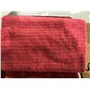 Image 2 : Set of 3 Red Bath Towels & Hand Towel