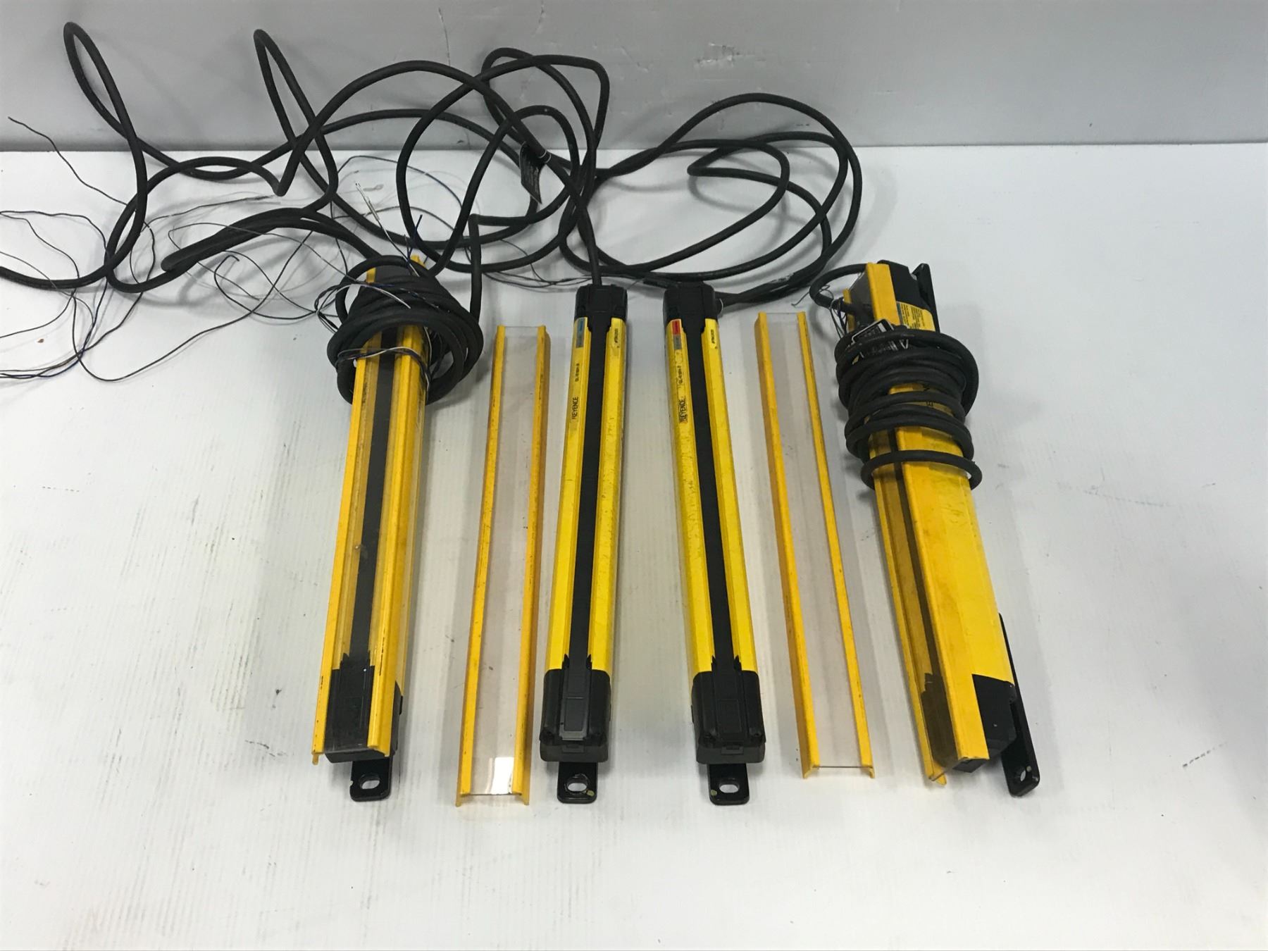 Gl R16h Lot of (4) Keyence #GL-R16H-R / #GL-R16H-T Light Curtain