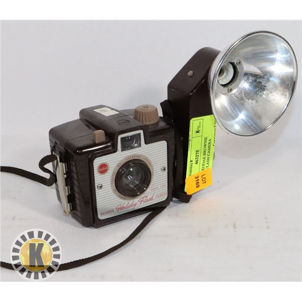 VINTAGE KODAK BROWNIE HOLIDAY FLASH CAMERA