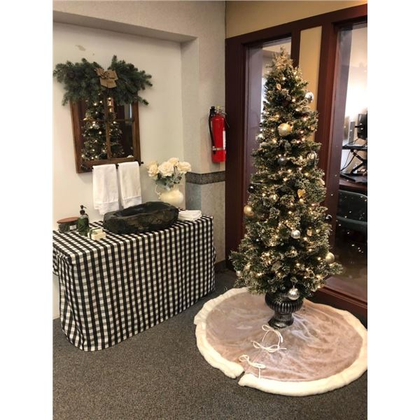 Rockin' Around The Christmas Tree