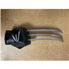 Image 4 : Wolverine Signed Claws