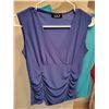 Image 9 : 12 Women's Dress Tank Tops (Size 6)
