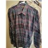 Image 3 : 9 Men's Dress Shirts (Medium-Large)
