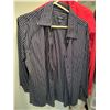 Image 9 : 9 Men's Dress Shirts (Medium-Large)