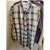 Image 4 : 8 Men's Dress Shirts (Medium-Large)