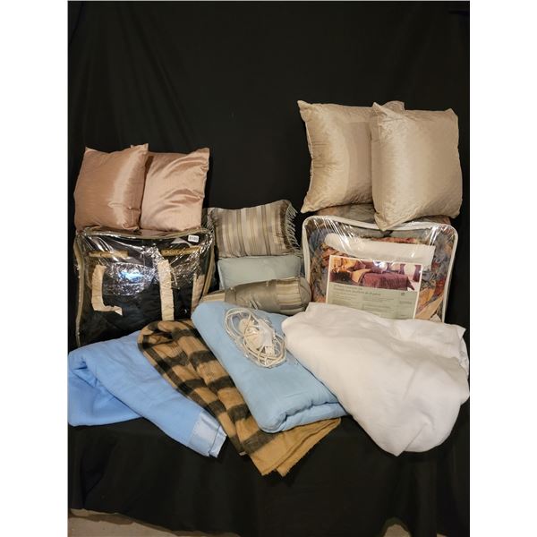 Heated Blankets x4 - Pillows - Duvet Sets x2