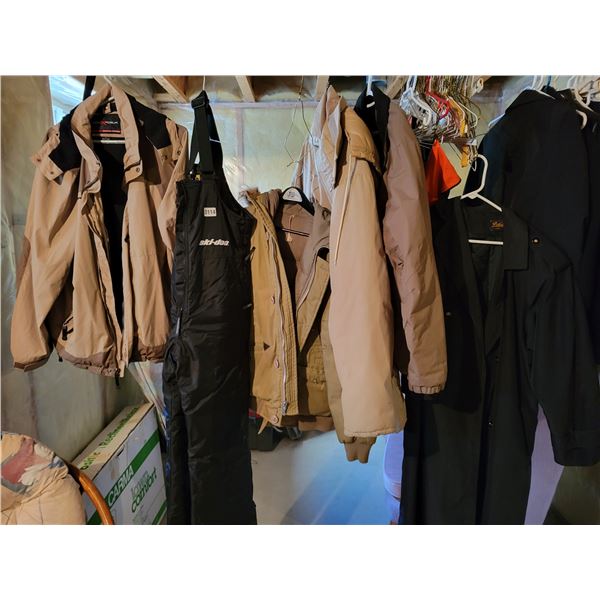 Men's Jackets & Snow Pants (Various Sizes & Styles)