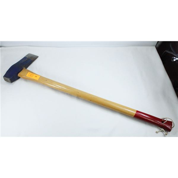 SPLITTING AXE