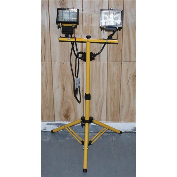 DUAL WORK LIGHTS ON STANDS