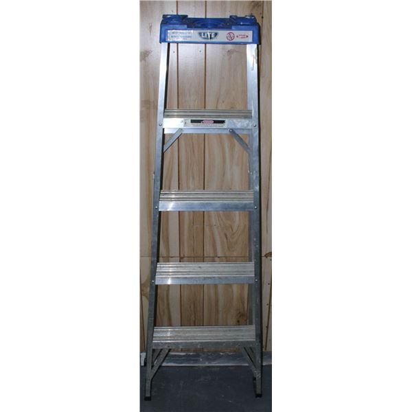 5' LITE STEP LADDER
