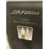 Image 2 : LIFE FITNESS LEG EXTENSION MACHINE