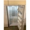 Image 2 : FRIGIDAIRE STANDING FREEZER MODEL FFFH20F3WW0