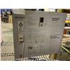 Image 2 : WEISER SMARTCODE 10 ELECTRONIC DEADBOLT AND HANDLE SET COMBO PACK