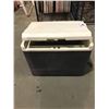 Image 2 : COLEMAN 12 VOLT PORTABLE COOLER WITH