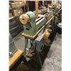 Image 2 : DELTA MILWAUKEE WOOD LATHE